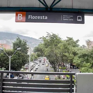 Acogedor Barrio La Floresta Apartamento